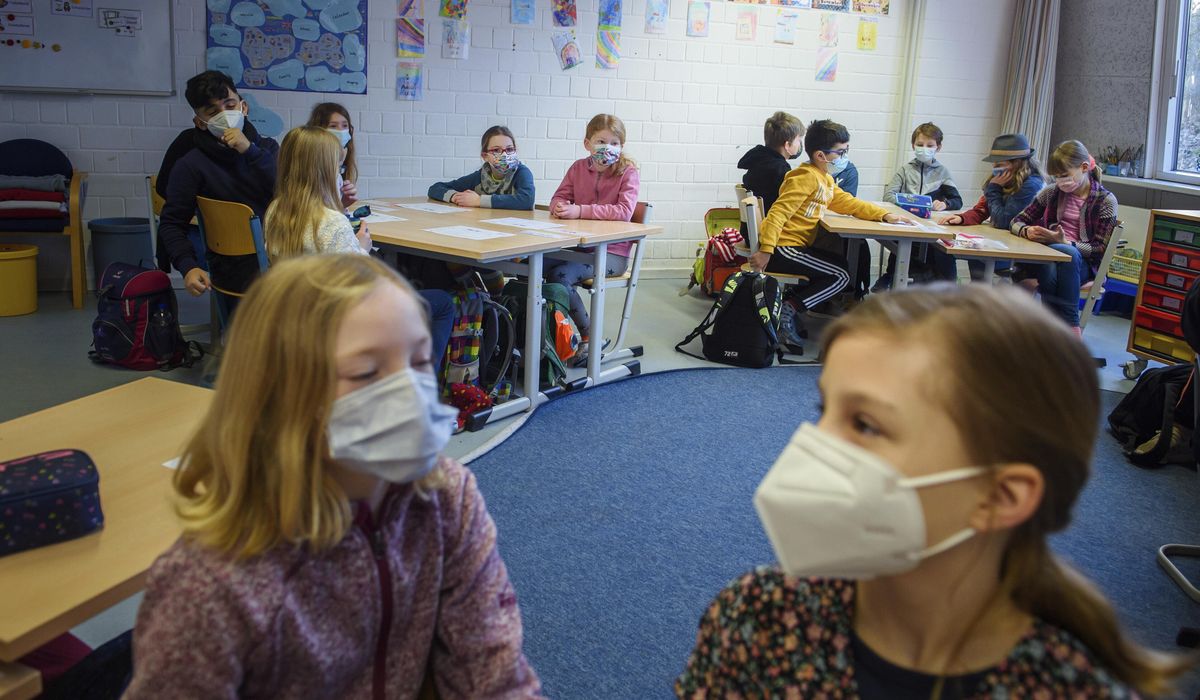 Germany reopens some schools amid fears pandemic may
rebound 1
