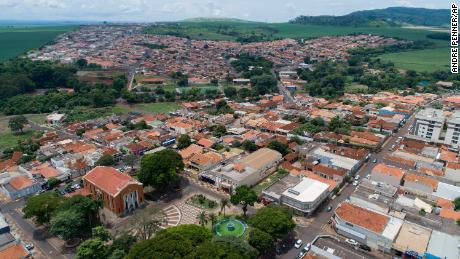 Brazil's hospitals reach breaking point as health minister
blames new coronavirus variants 1