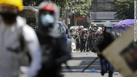 Aung San Suu Kyi hit with another charge as defiant
protesters return to Myanmar streets 1