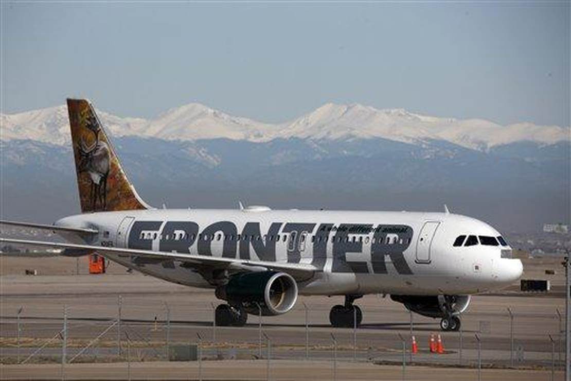 Passengers Acuse Frontier Airlines of Kicking Jewish Family
Off Flight Over Mask-less Baby 1