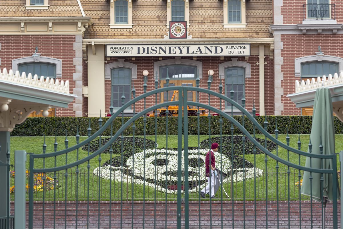 Disneyland set to reopen in late April after yearlong
closure, Disney’s CEO says 1