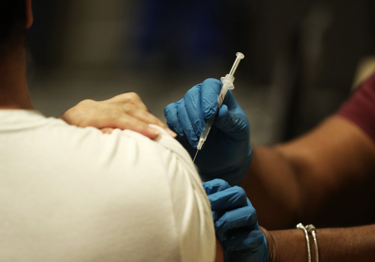 Coronavirus in Illinois updates: Here’s what’s happening
Monday with COVID-19 in the Chicago area 1