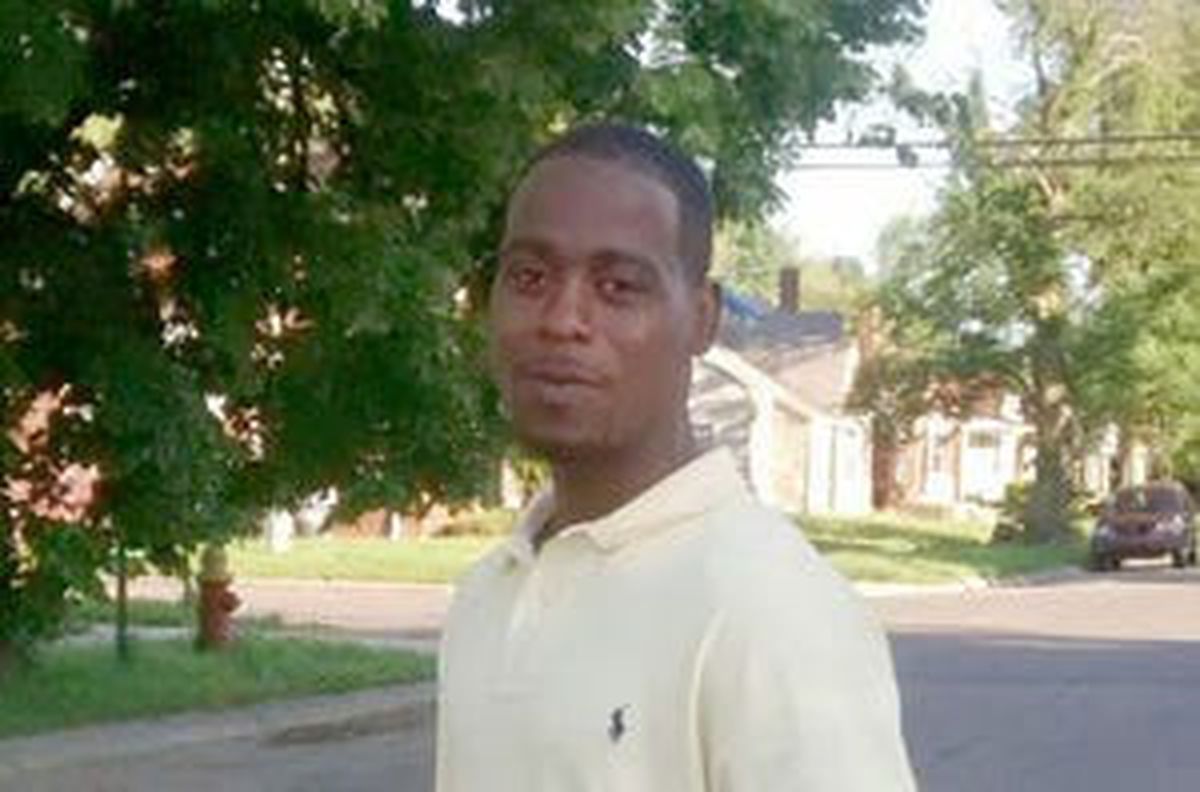 Michigan city reaches $1.25M settlement with family of man
killed by police officer in 2015 1 Michigan city reaches $1.25M settlement with family of man
killed by police officer in 2015 1