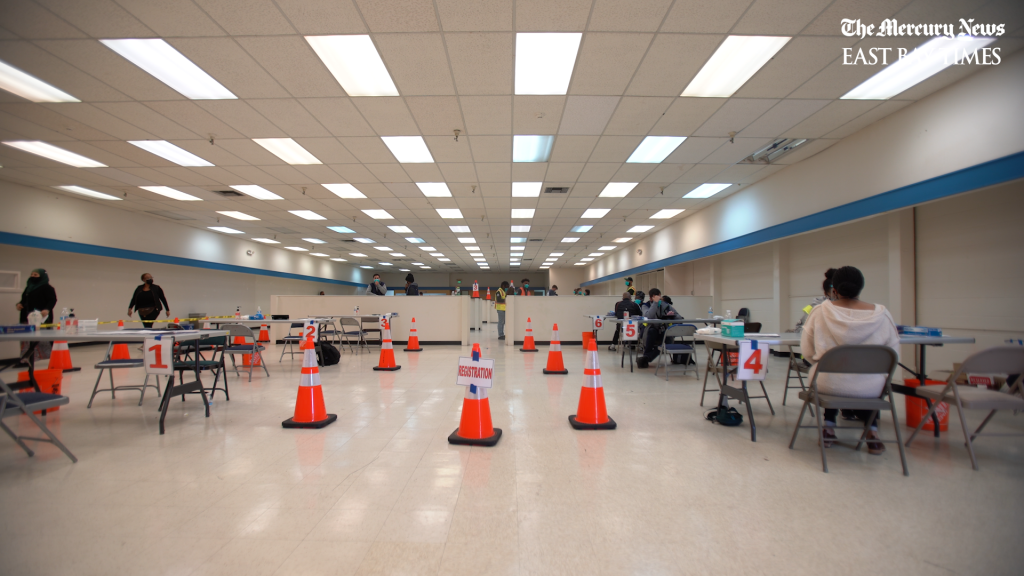 New federal COVID vaccine site in East Oakland opens for
underserved community 1