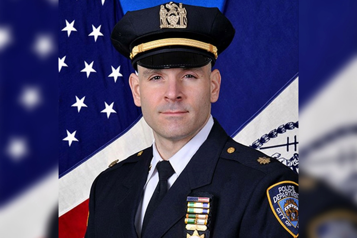 NYPD commanding officer to be transferred after community
complaints 1
