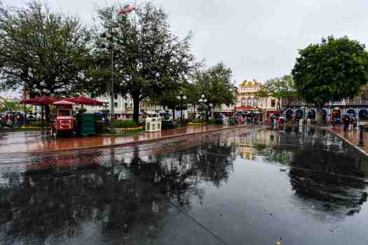 7 questions facing California theme parks as the April 1
reopening date looms 1