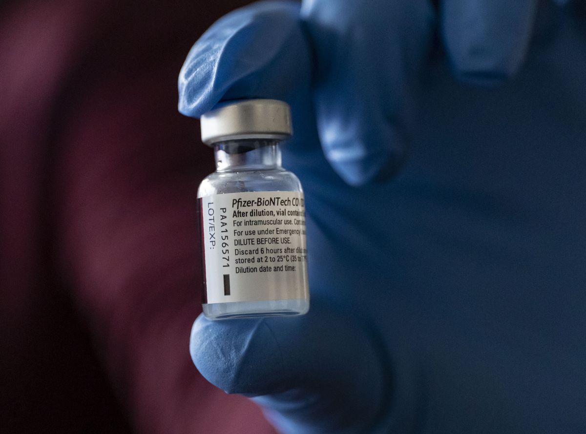 Two pharmacists in Decatur fired after one took COVID-19
vaccines home to family, inappropriately mixed doses, emails
show 1 Two pharmacists in Decatur fired after one took COVID-19
vaccines home to family, inappropriately mixed doses, emails
show 1