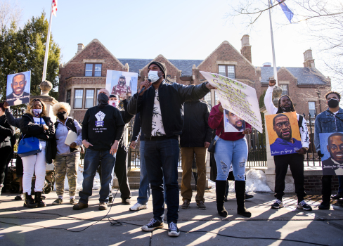 Dozens rally before ex-officer put on trial in Floyd’s
death 1