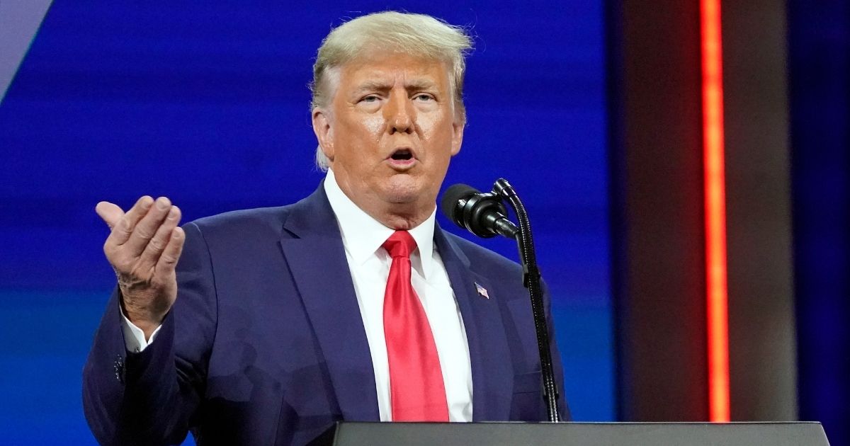 Donald Trump: While Biden Keeps Americans in Lockdown, He’s
Opening America to Refugees 1