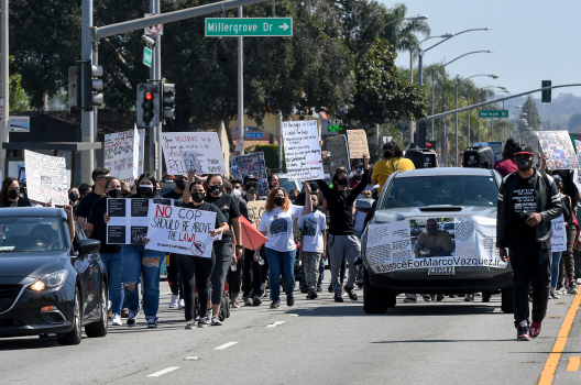 Marchers protest L.A. sheriff’s deputies’ shooting of
mentally ill man 1
