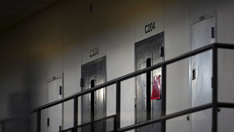 Tennessee: Some inmates now qualify for COVID-19
vaccine 1