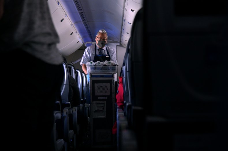 Frontier Airlines Defends Canceling Flight, Says 'Several
Adults' Refused to Wear Masks 1