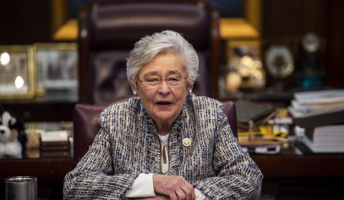 Health expert: Too soon to ease Alabama mask mandate 1