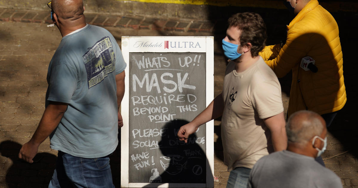 Some workers fear for safety as more states lift mask
mandates 1