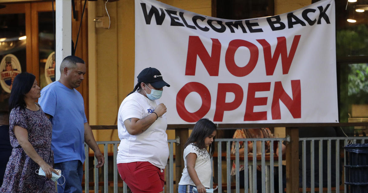 Fear among health officials of variant spread as Texas
reopens 1