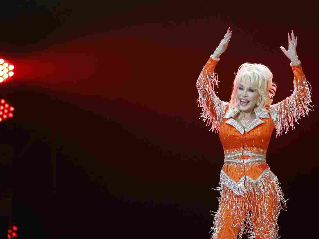 From 'Jolene' To Vaccine: Dolly Parton Gets COVID-19 Shot
She Helped Fund 1