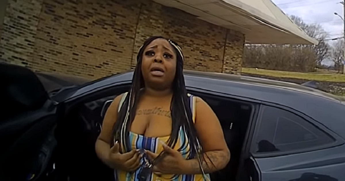 Watch: Officer critically wounded after woman in a dress
draws a pistol and fires 1