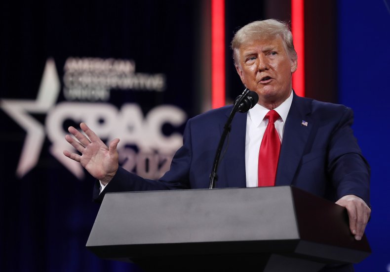 Donald Trump Laments Lack of Masks Among Migrants After CPAC
Crowd Refuses Masks 1