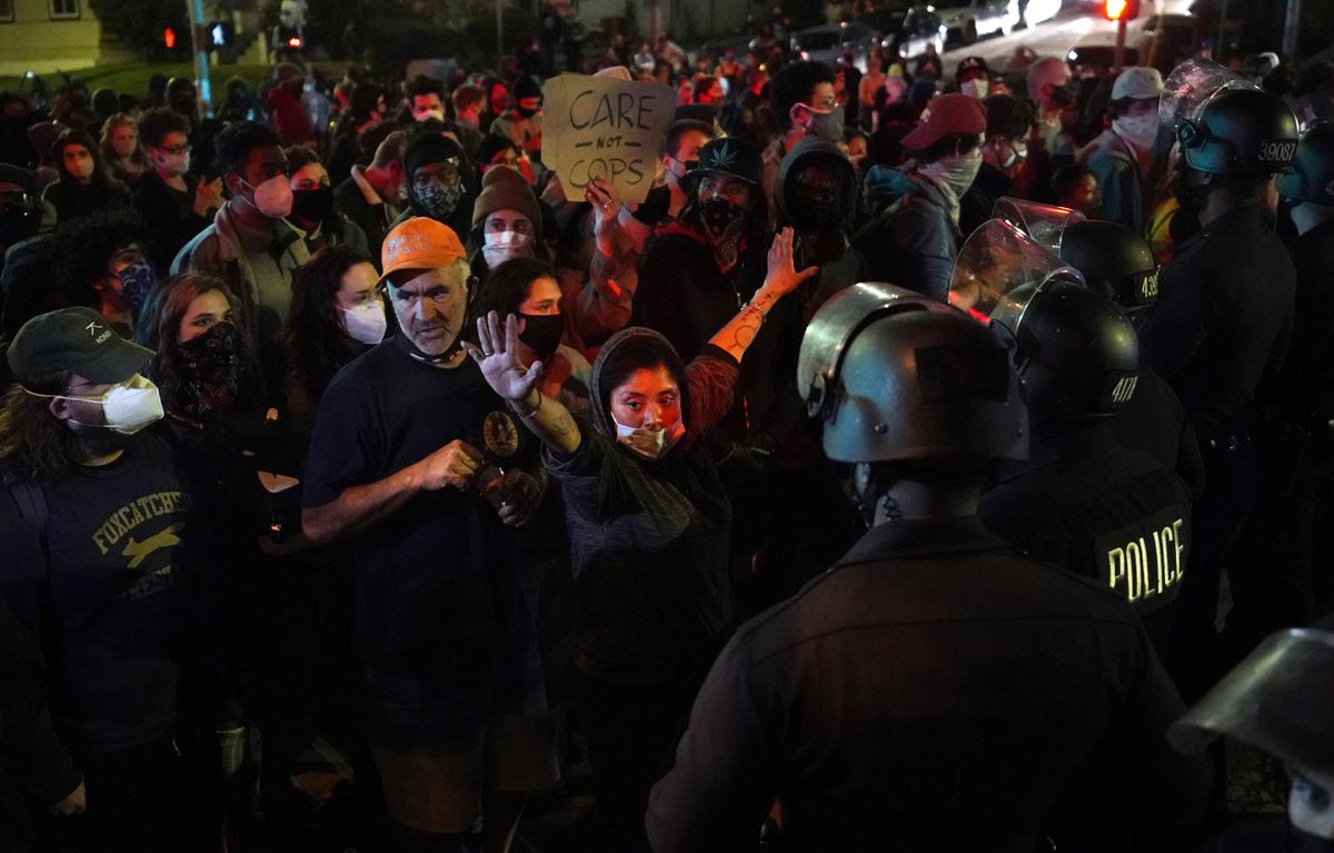 Police clash with protesters while trying to clear huge
homeless encampment in Los Angeles 1 Police clash with protesters while trying to clear huge
homeless encampment in Los Angeles 1