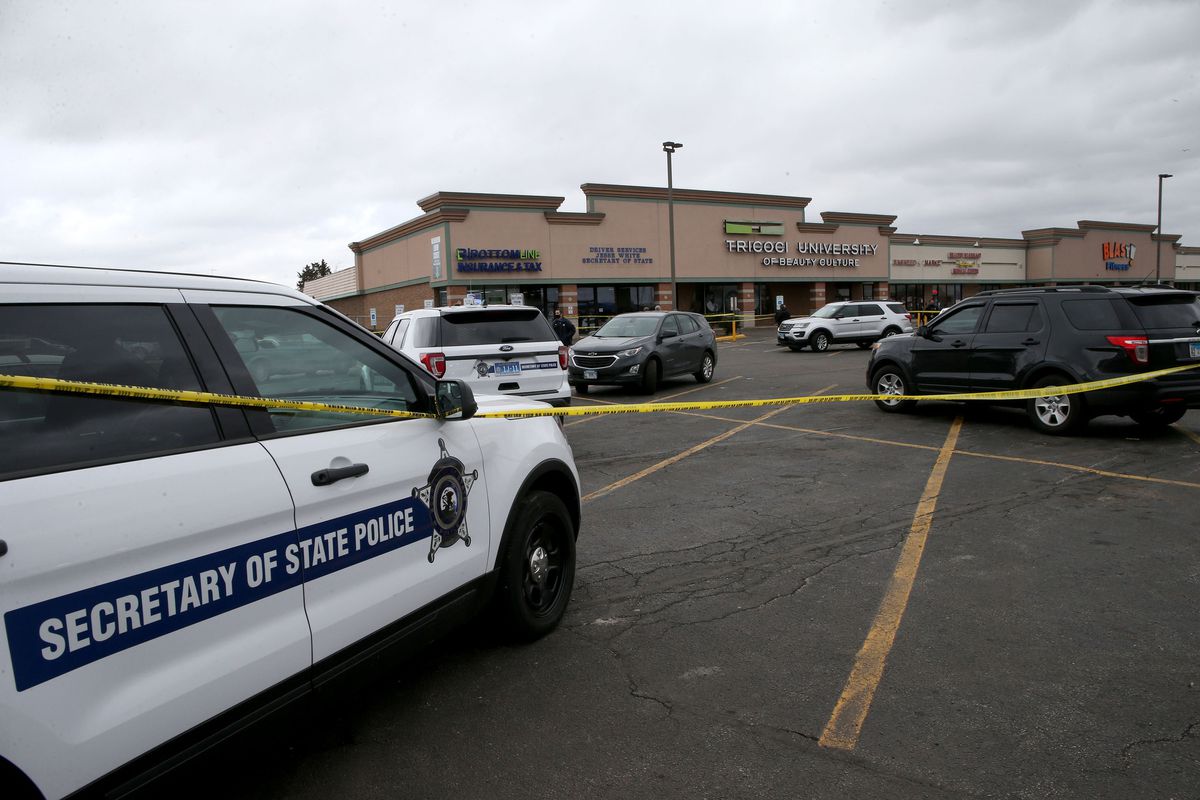 2 charged with murder in shooting outside Bridgeview
secretary of state’s office were arrested after they couldn’t start
a Tesla they tried to carjack, spokesman says 1 2 charged with murder in shooting outside Bridgeview
secretary of state’s office were arrested after they couldn’t start
a Tesla they tried to carjack, spokesman says 1