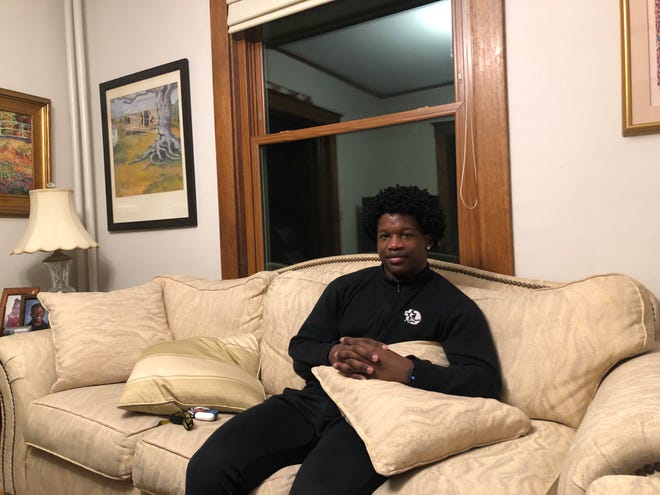 George Floyd's death was traumatizing for Black teens in
Minneapolis. They fear the trial will be just as painful. 1