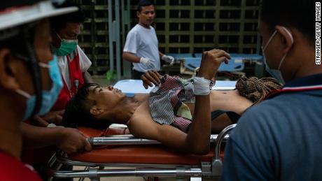 US suspends all trade with Myanmar after weekend of violence
against protesters 1
