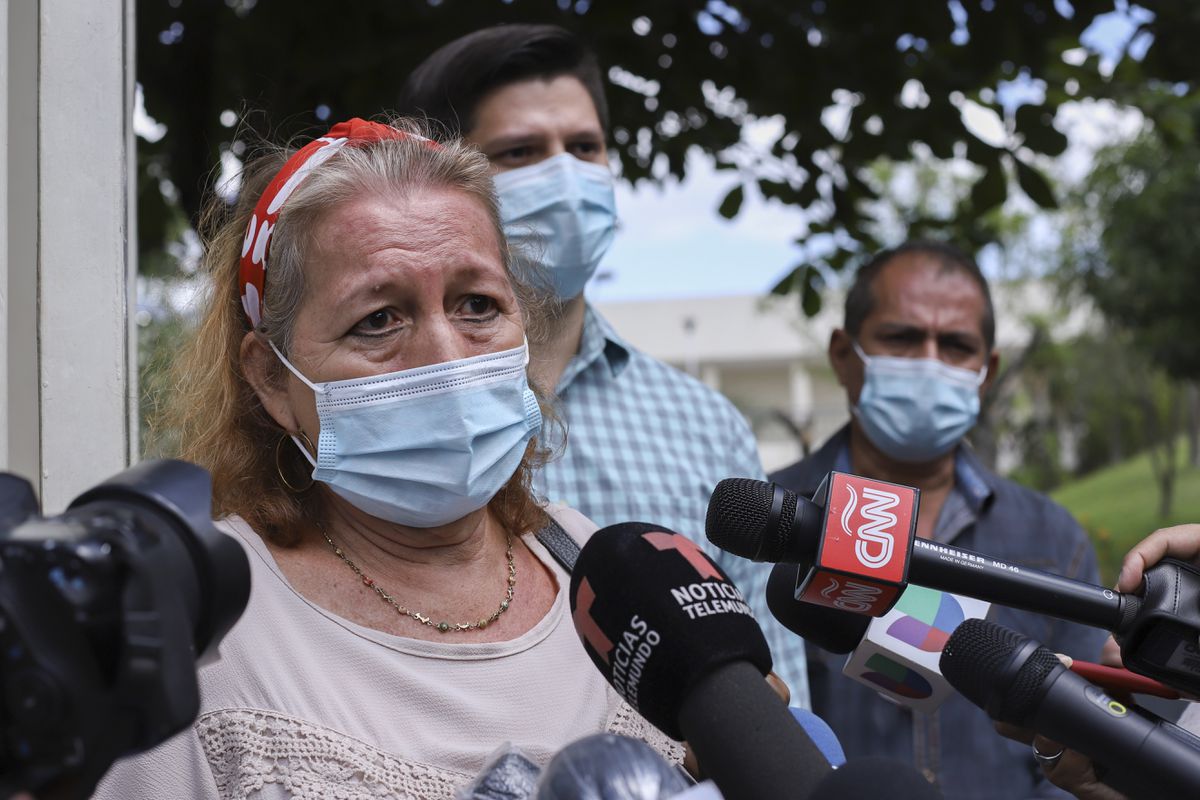 Mexican police officers investigated after woman’s death at
resort in Tulum 1 Mexican police officers investigated after woman’s death at
resort in Tulum 1