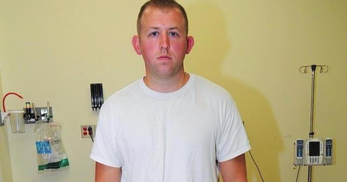 Ferguson officer expected to avoid civil rights
charges 1