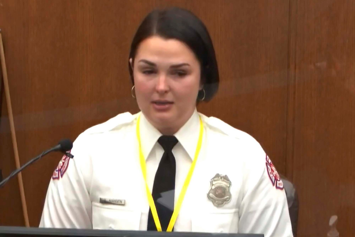 Off-duty EMT said she was ‘desperate’ to help George Floyd
during fatal incident 1