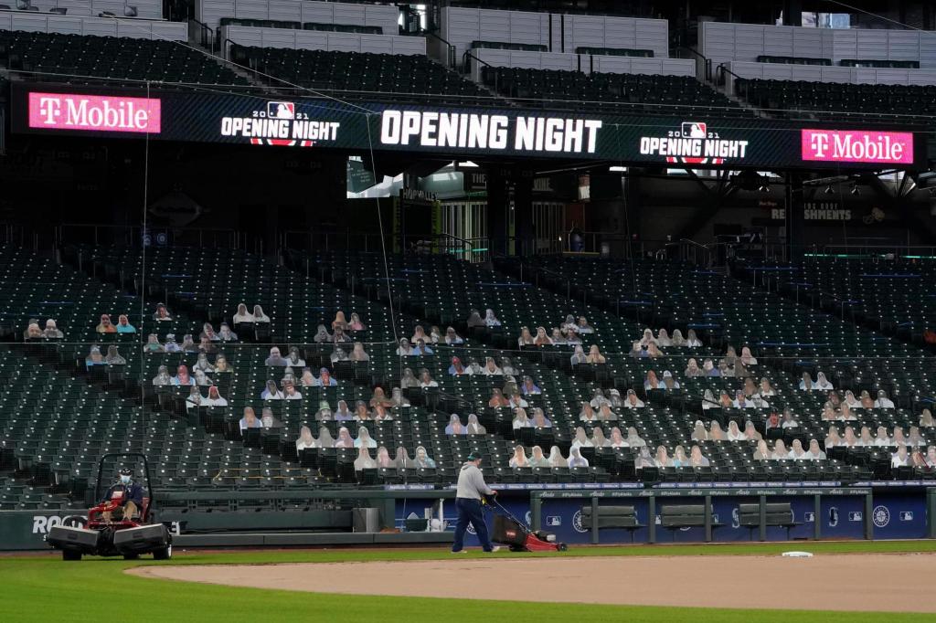 Welcome back, fans! MLB openers bring Juan Soto, Fernando
Tatis Jr. and crowds. 1