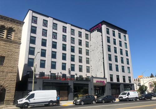 Downtown Oakland Moxy hotel completes construction, preps
opening 1