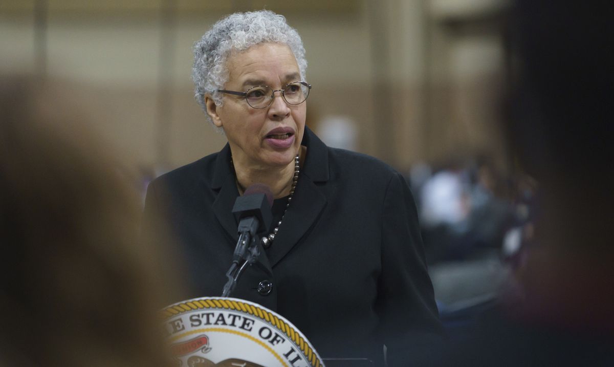 All essential workers in suburban Cook County eligible for
vaccine as ‘limited number’ of doses to open up 1 All essential workers in suburban Cook County eligible for
vaccine as ‘limited number’ of doses to open up 1