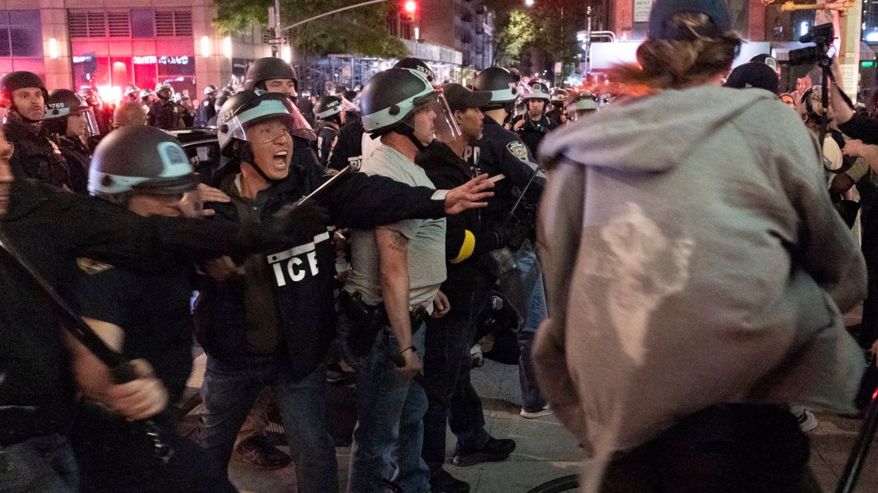 Civilian board backs 14 complaints on NYPD handling of Floyd
protests  1