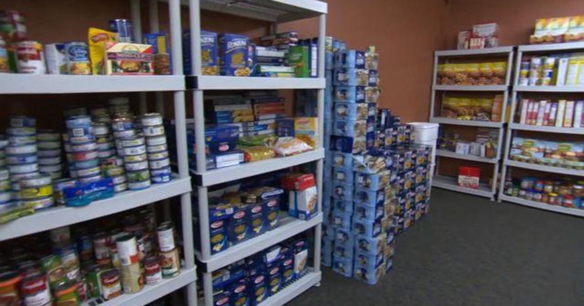 Colleges opening food pantries to ease student
hunger 1