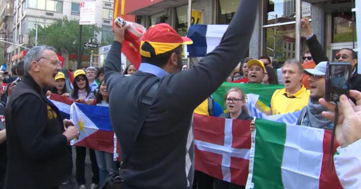 Fast food worker wage protest goes global 1