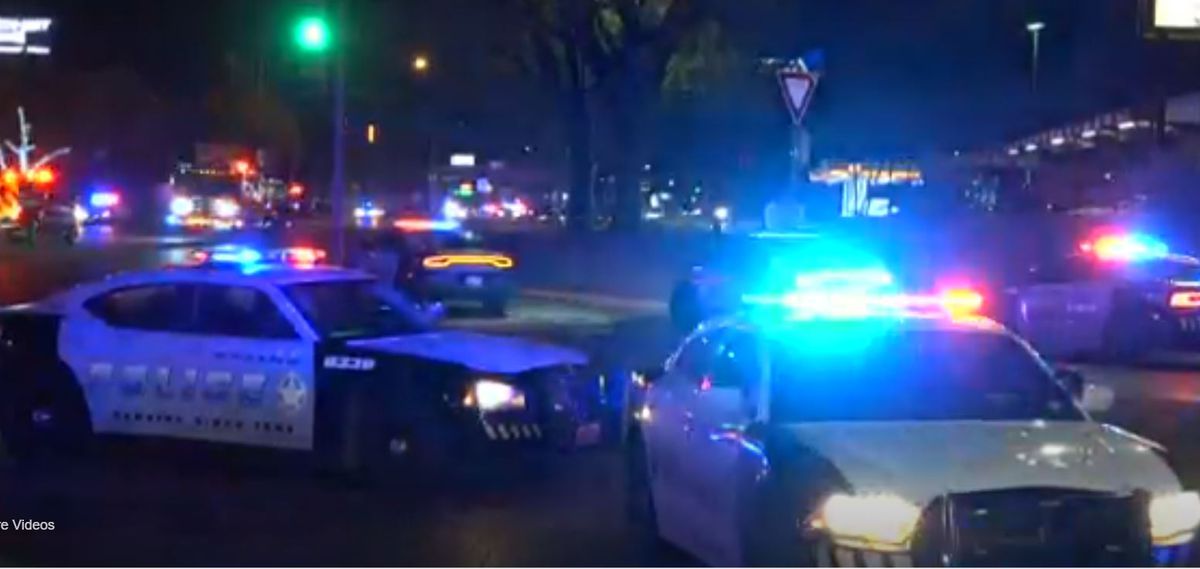 1 killed, 7 wounded after shooter opens fire into crowd at
Dallas nightclub 1