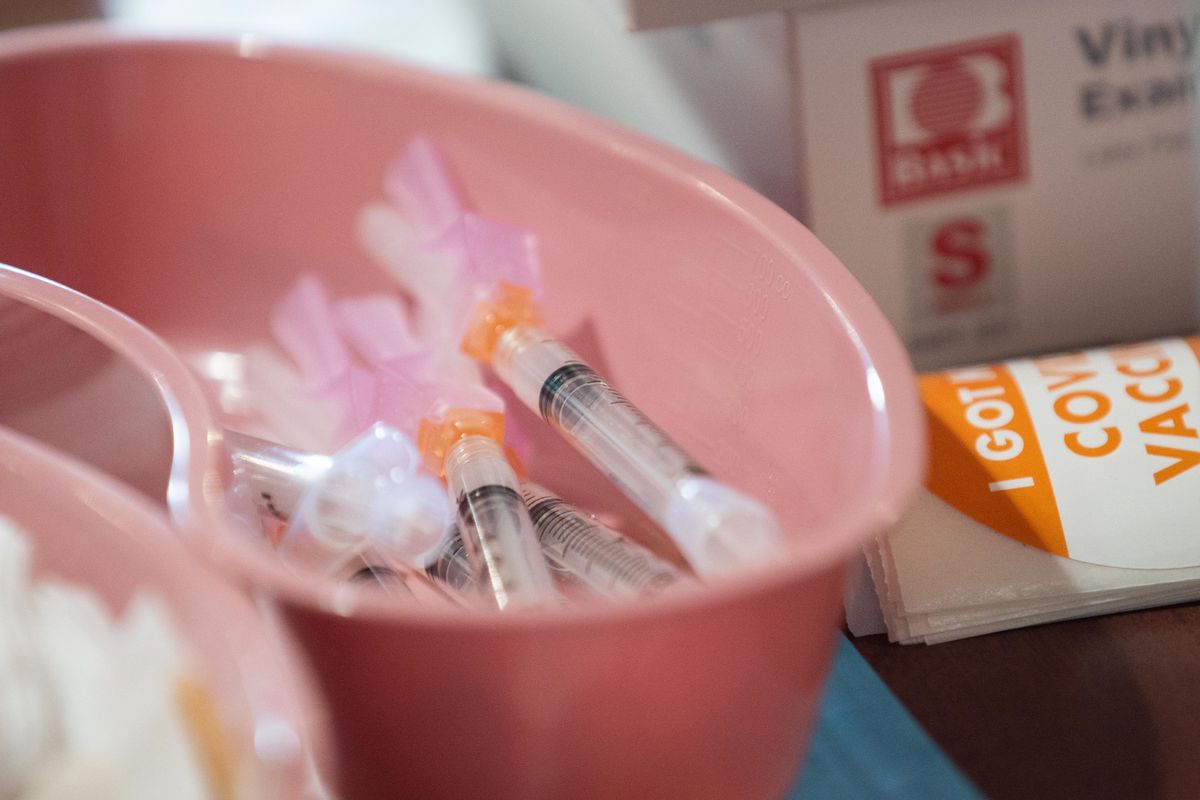 Smokers prioritized for COVID-19 vaccine shots by CDC and
Gov. J.B. Pritzker — not by Chicago (LIVE UPDATES) 1