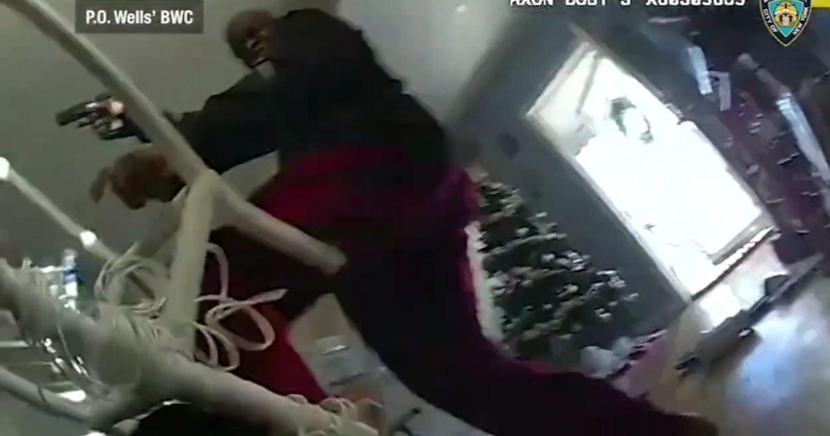 Punk Gets the Drop on Two Cops, Officers’ Reaction to Ambush
Leaves Gunman Dead 1