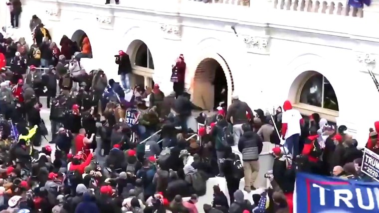 Evidence in Capitol riot 'trending towards' sedition
charges, prosecutor says 1