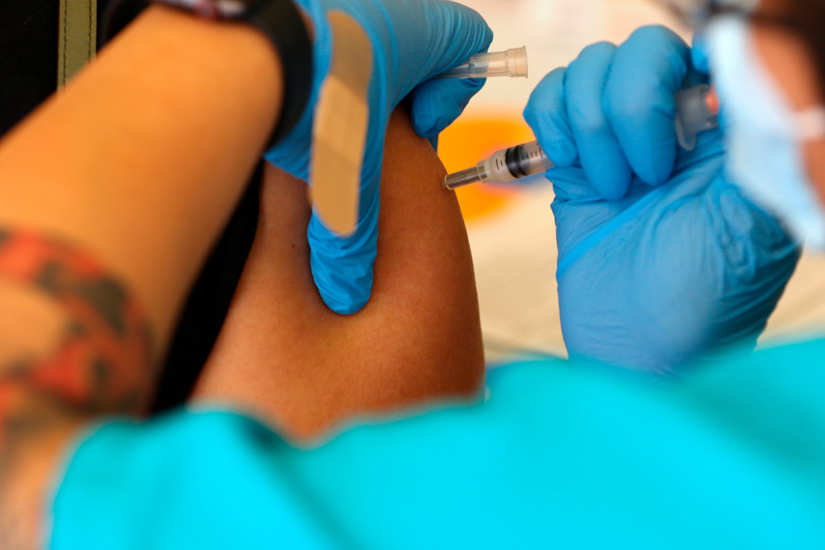 Three fully-vaccinated Hawaii residents infected with
coronavirus 1