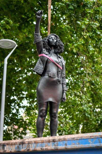 A Statue of Black Lives Matter Protester Jen Reid May be
Reinstalled in Bristol 1