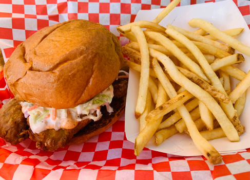 Crispy chicken sandwiches: Danville’s new Hen House opens to
a crowd 1 Crispy chicken sandwiches: Danville’s new Hen House opens to
a crowd 1