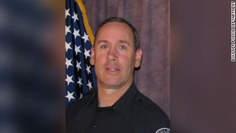Slain officer leaves behind seven children 1