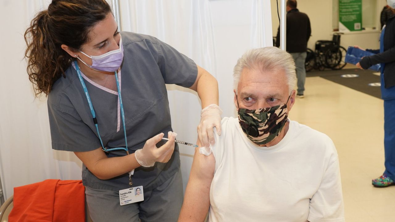 Seniors suffer as vaccine eligibility opens 1