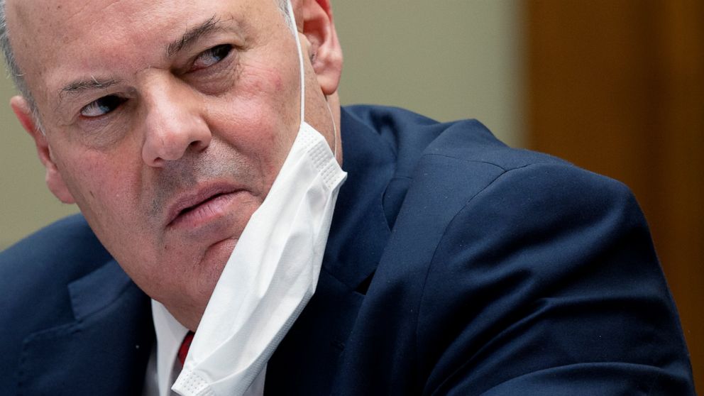 Slower mail, fewer office hours part of Postal Service
plans 1