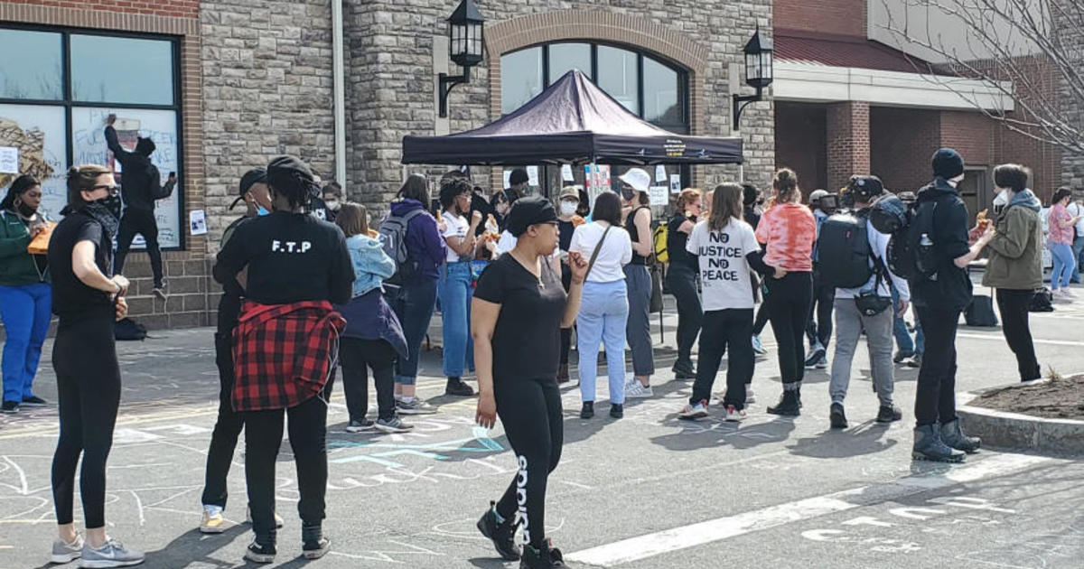 Protesters seek justice on anniversary of Daniel Prude's
death 1