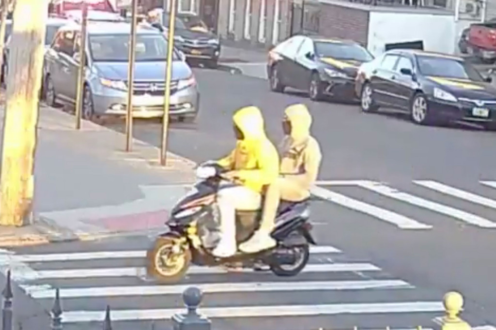 Video shows gunman open fire on NYC playground in scooter
drive-by 1 Video shows gunman open fire on NYC playground in scooter
drive-by 1