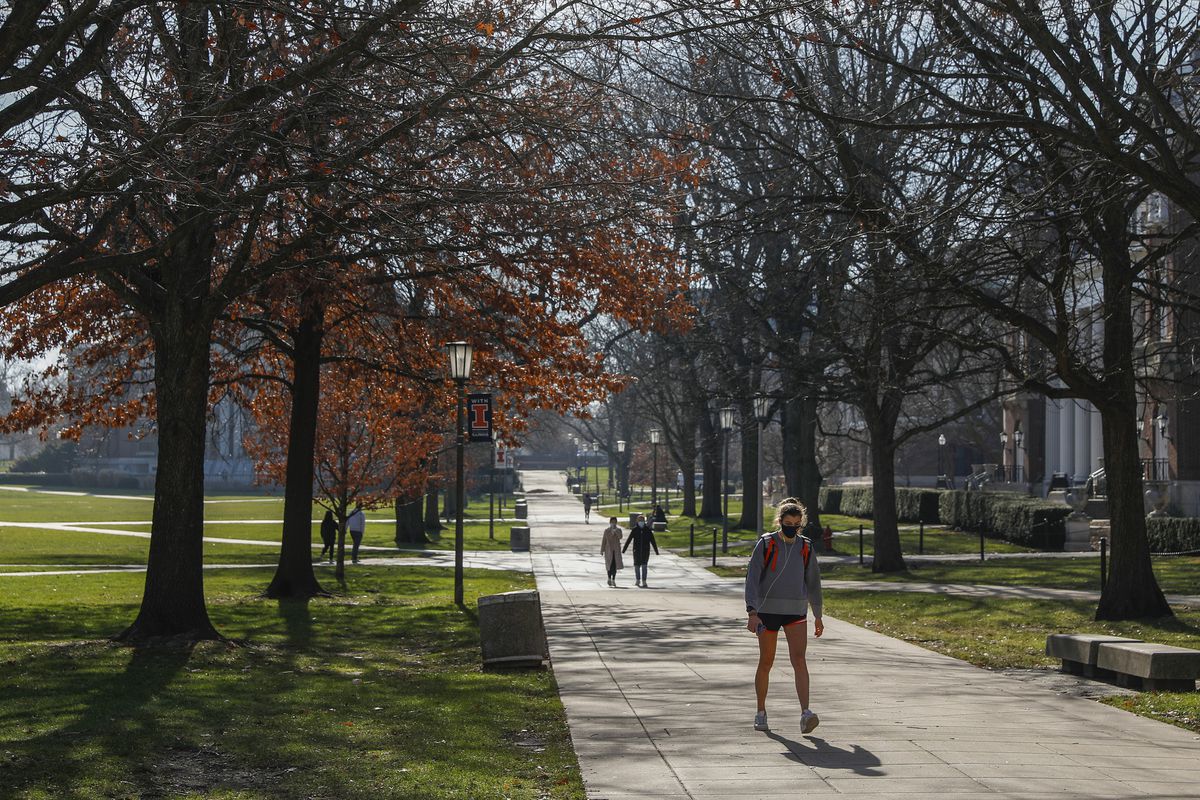 Illinois universities aim to reopen completely this fall. Is
that a post-pandemic pipe dream or a realistic goal? 1 Illinois universities aim to reopen completely this fall. Is
that a post-pandemic pipe dream or a realistic goal? 1