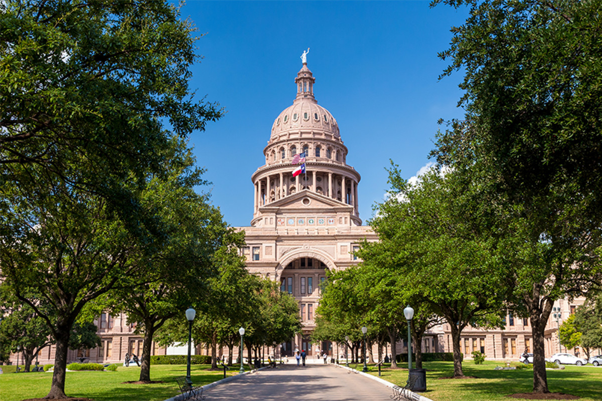 Texas will offer COVID-19 vaccines to all adults by end of
March 1 Texas will offer COVID-19 vaccines to all adults by end of
March 1