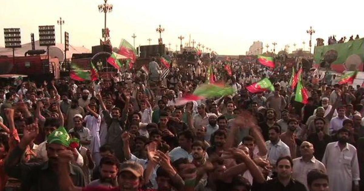 Pakistan protesters march on Islamabad 1